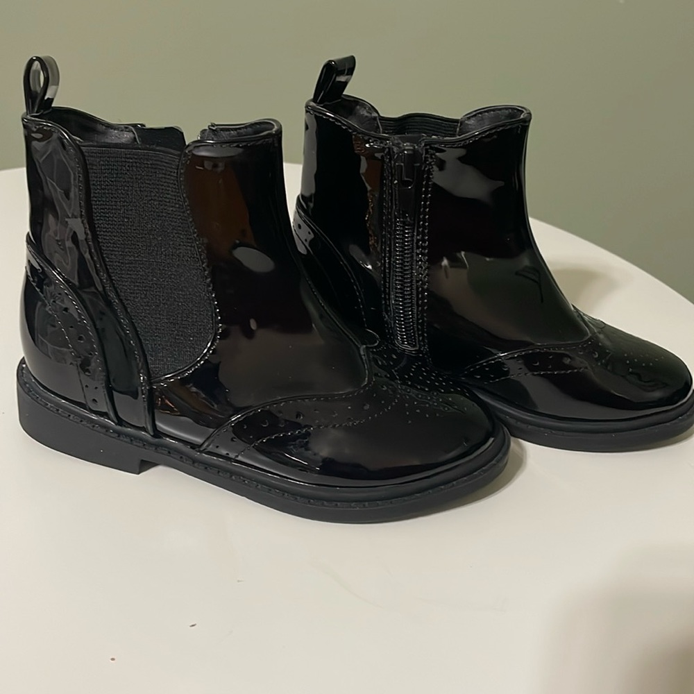 Girls boots